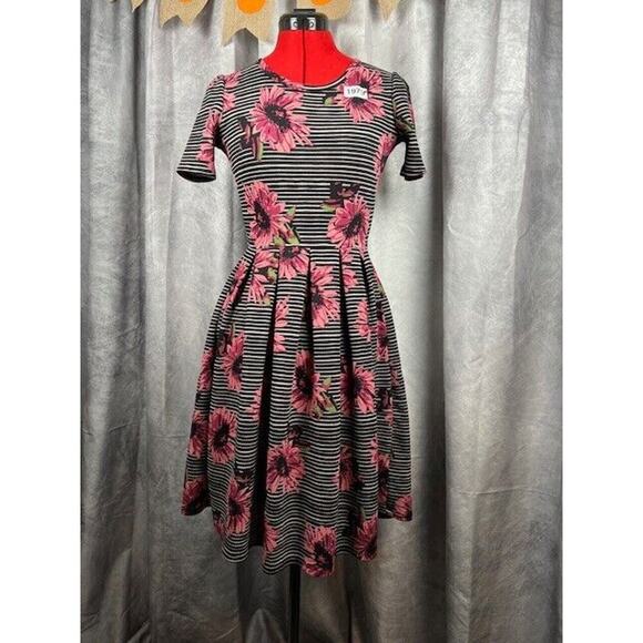 LuLaRoe Dresses & Skirts - LuLaRoe Amelia Dress XS Black Gray Purple Peony Pansy Floral